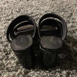 Donald J. Pliner Shoes - Donald J Pliner 2 Inch Heels Donald J. Pliner Shoes - Donald J Pliner 2 Inch Heels